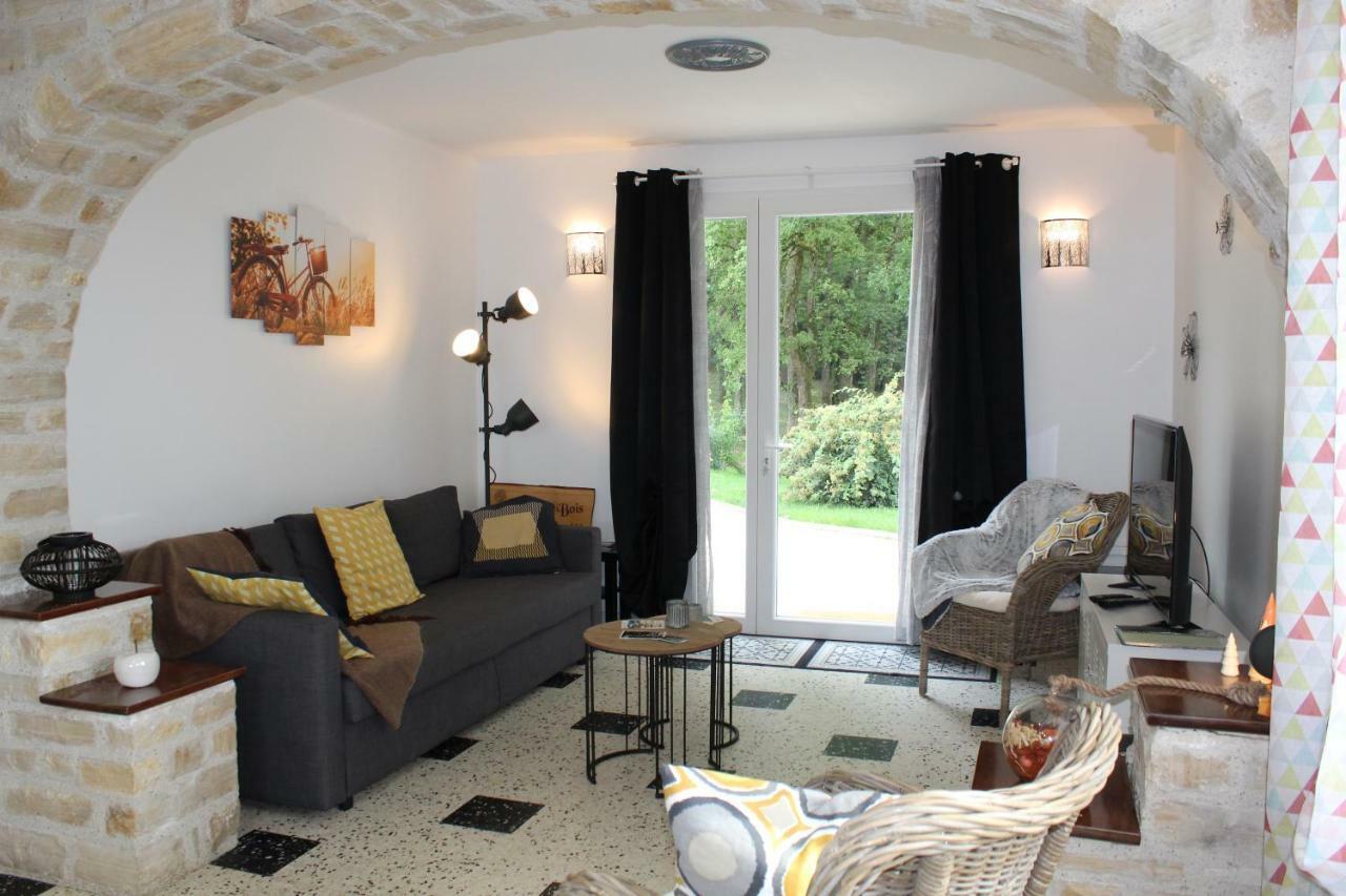 Gite Cote Vallee Puycornet Exterior photo